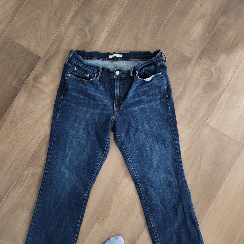 Jeans - Picture 2 of 3